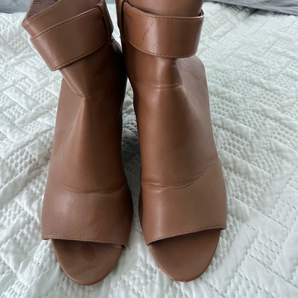 Size 9 open toe booties - Picture 3 of 6